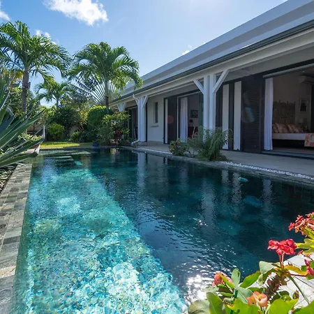 Villa Hacienda, 4 Chambres En Suite A Pereybere, Plage A 7 Min A Pied!